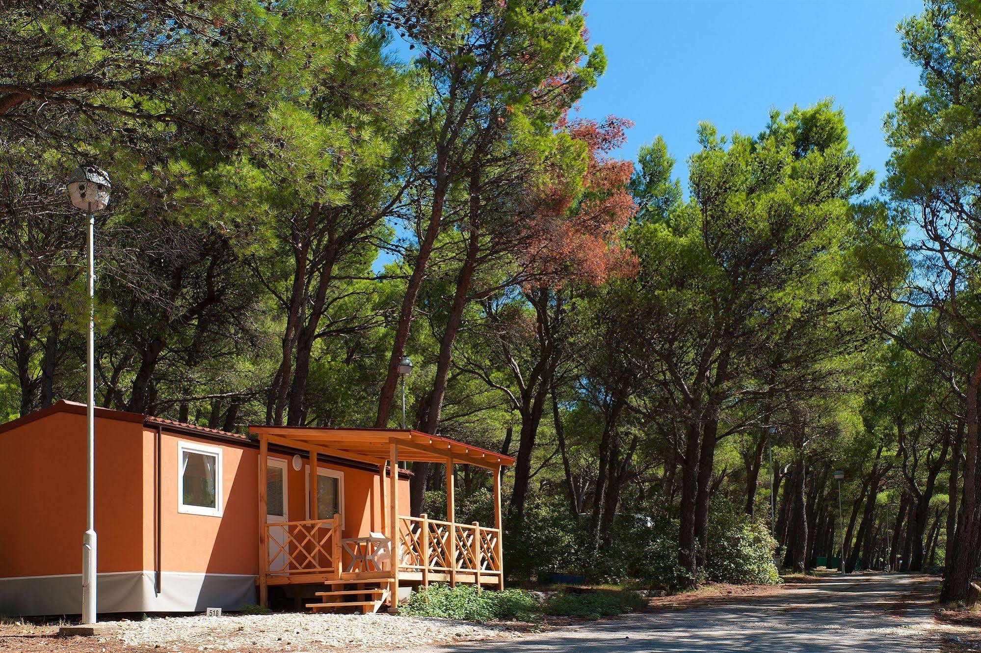 Mobile Homes Basko Polje Campground Baška Voda Eksteriør bilde